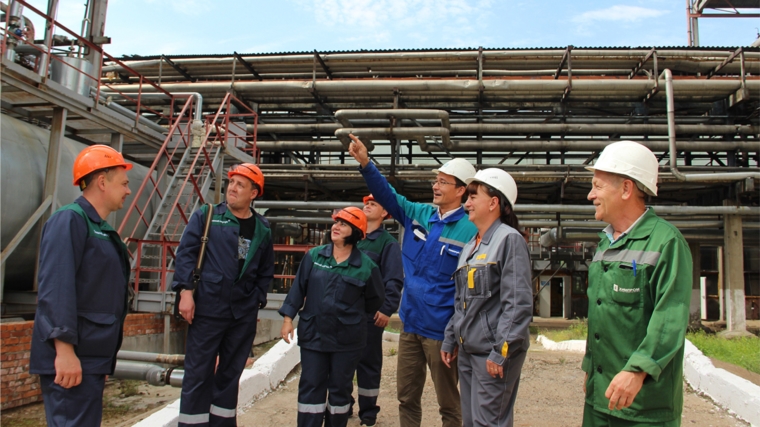 Работники «Химпрома» передают опыт по производству изопропилового спирта